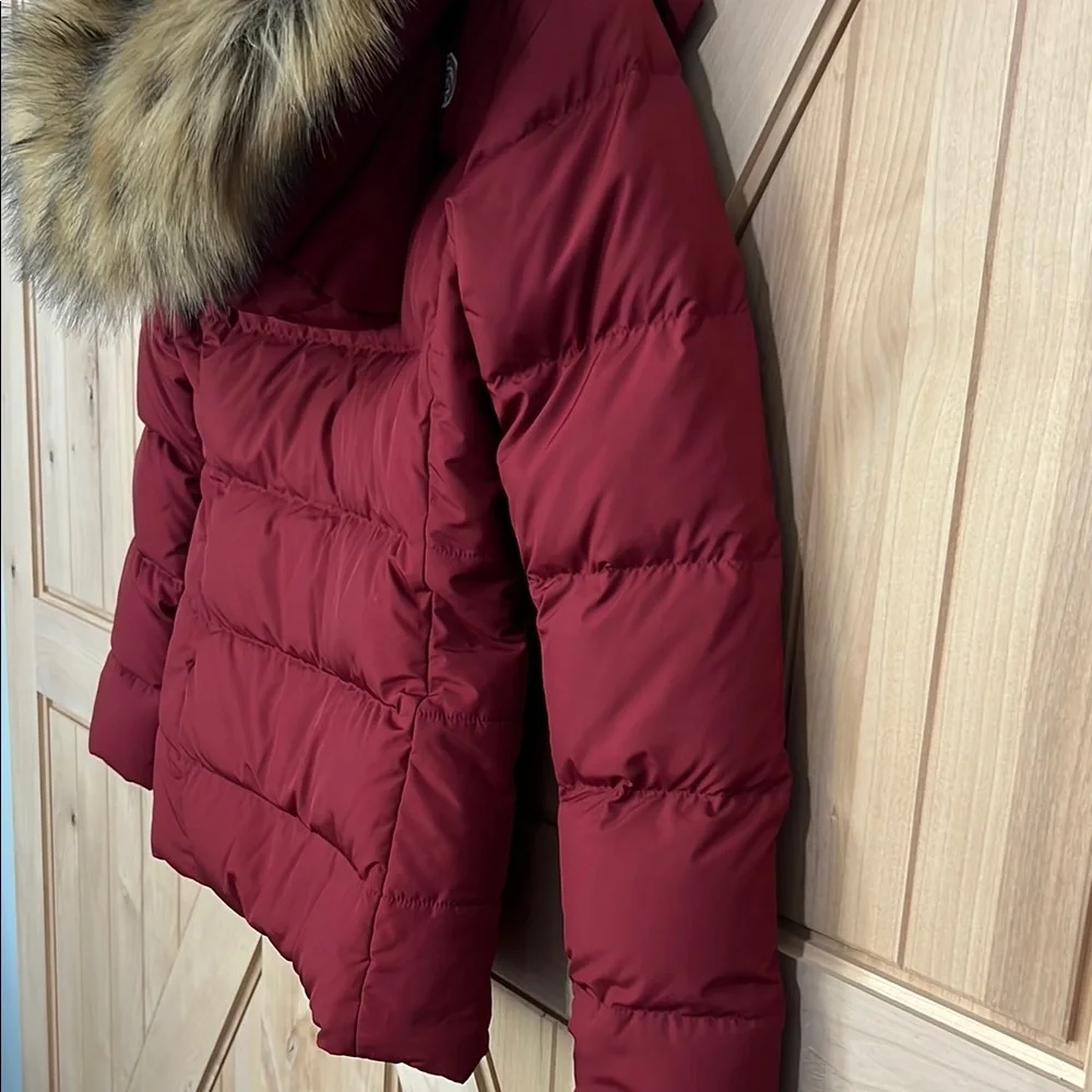 The North Face Burgundy Puffer Jacket - Picture 15 of 16